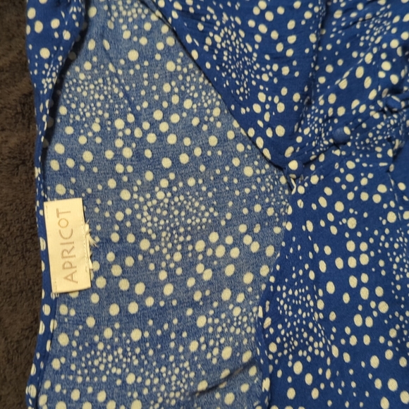Apricot lightweight blue and white abstract polka dot dress - Picture 3 of 4